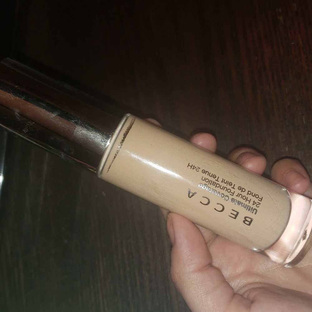 Becca ultimate coverage foundation